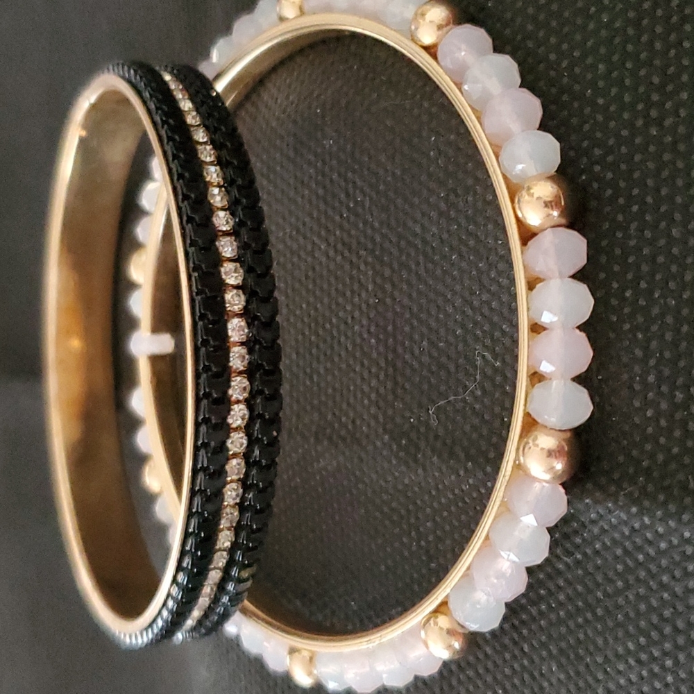 SET OF 2 GOLDEN BANGLE BRACELETS